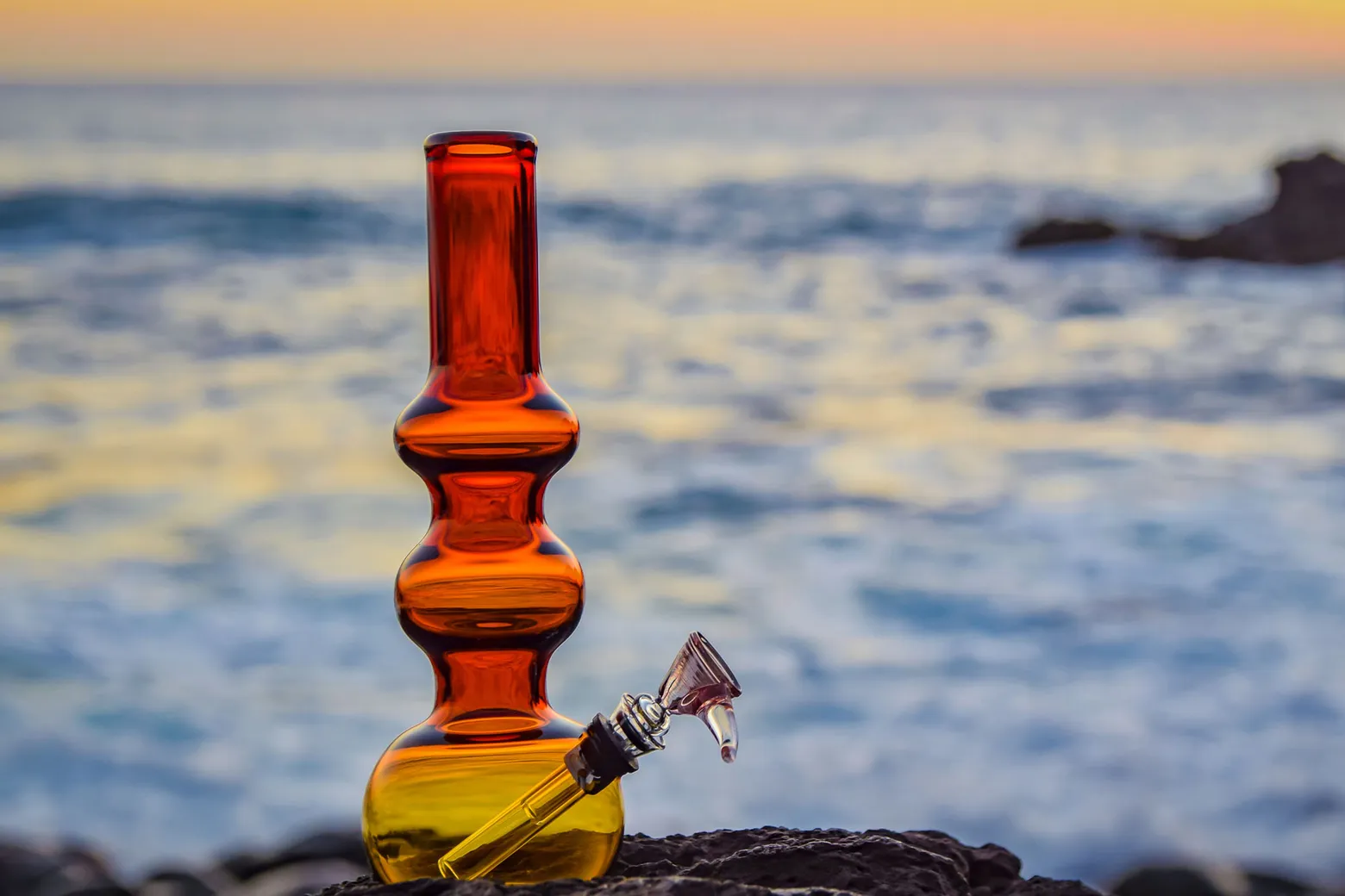Learn about the best way to purchase bongs of different designs.